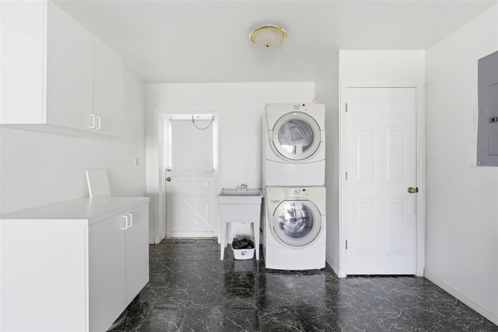 CHATEAUX DE BARDMOOR NO. 1 - Residential