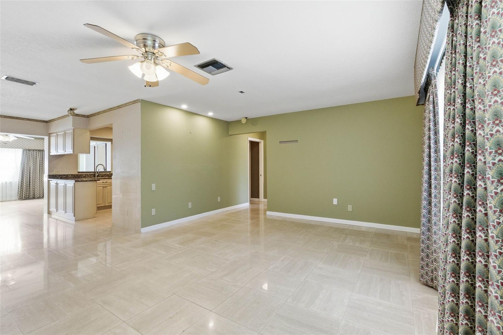 CHATEAUX DE BARDMOOR NO. 1 - Residential