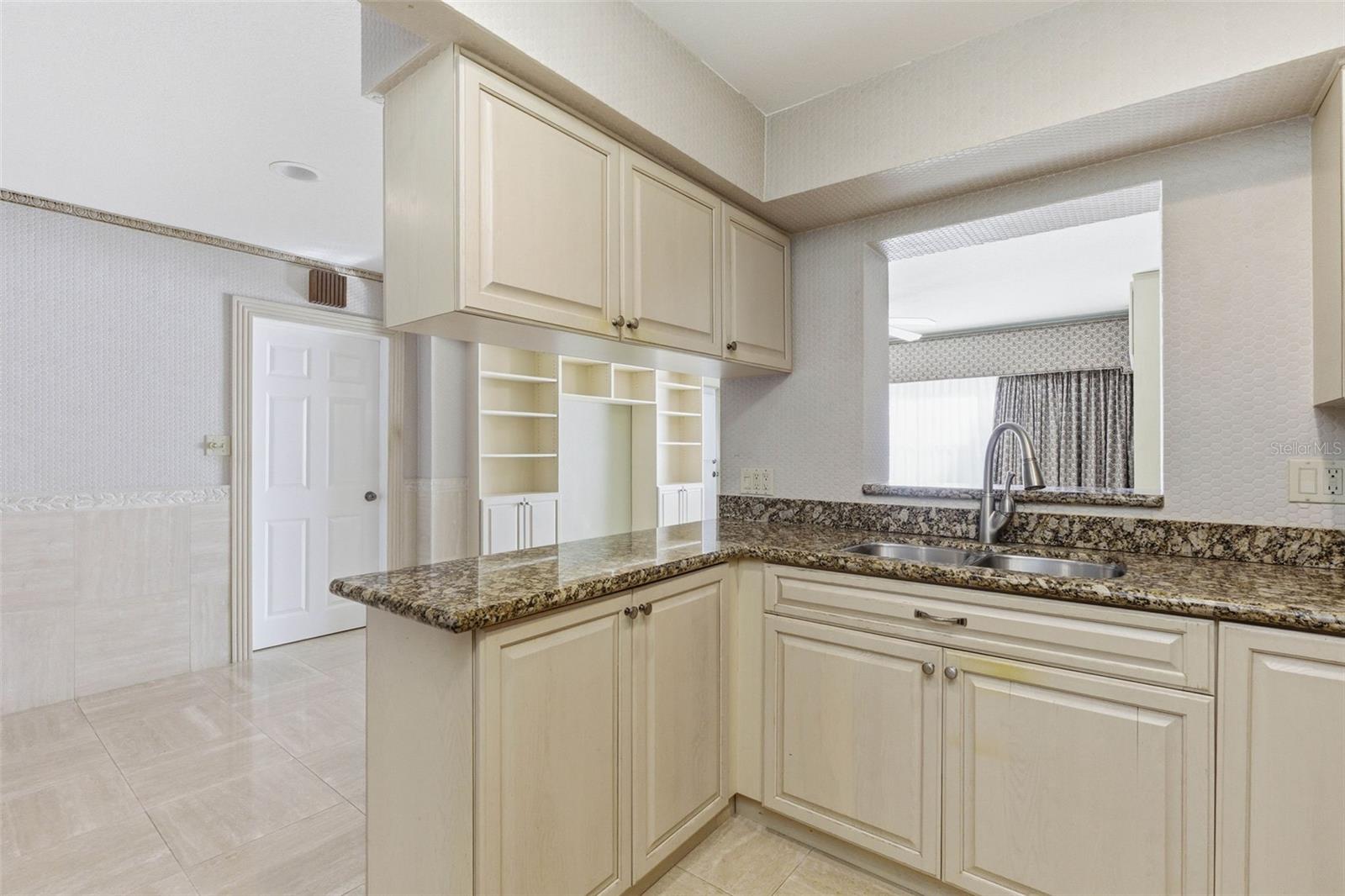 CHATEAUX DE BARDMOOR NO. 1 - Residential