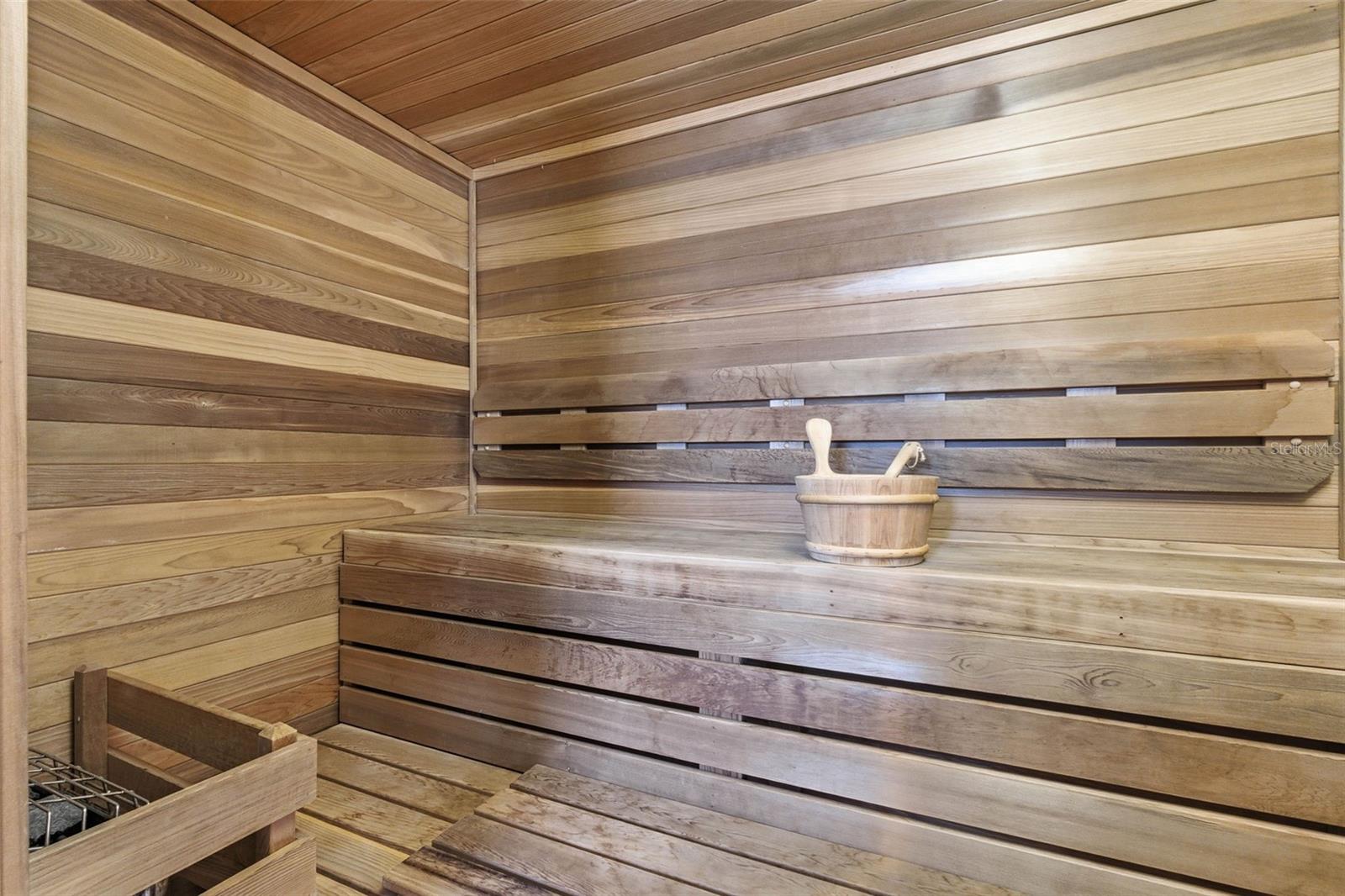 CHATEAUX DE BARDMOOR NO. 1 - Residential