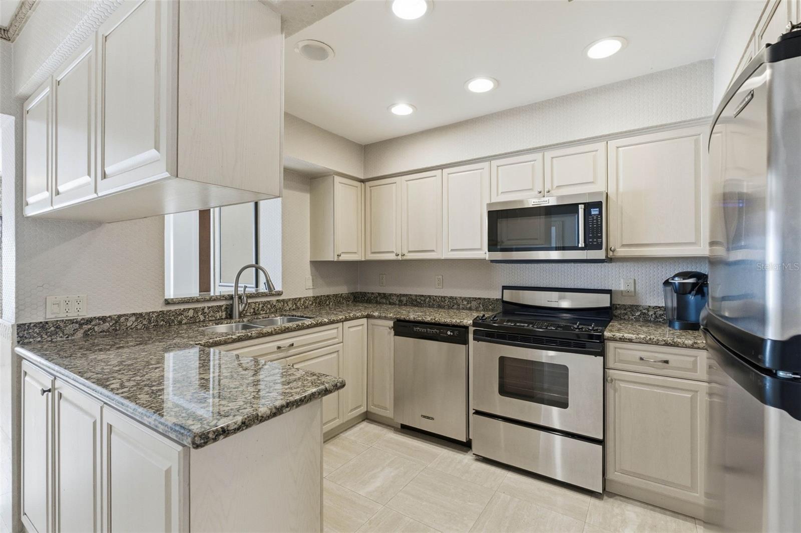 CHATEAUX DE BARDMOOR NO. 1 - Residential