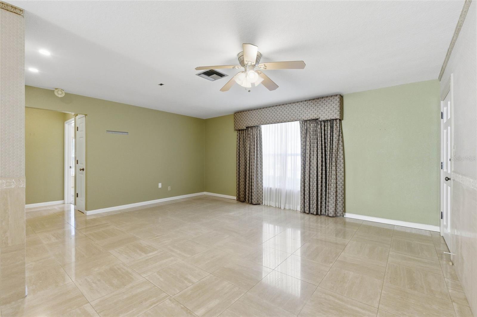 CHATEAUX DE BARDMOOR NO. 1 - Residential