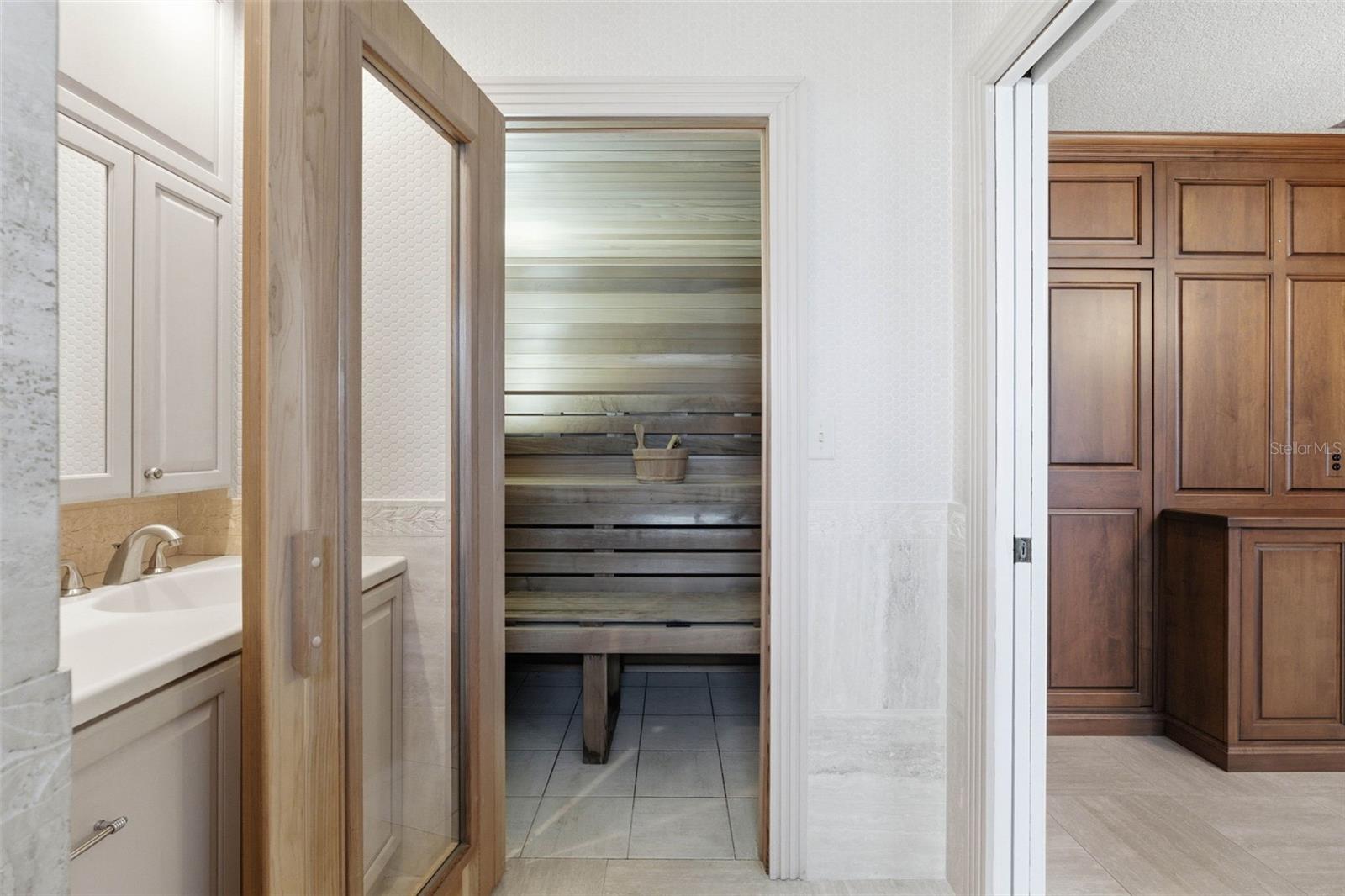 CHATEAUX DE BARDMOOR NO. 1 - Residential