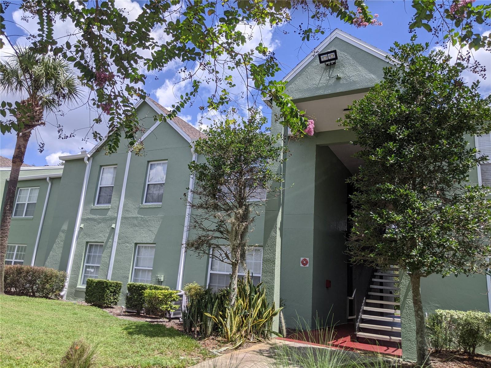 1ST FLOOR, Condo features 2 BED and 1 full DEN and 2 bath. First floor. Washer and Gas dryer included. Beautiful landscapes, fitness and business center are at your service as well as an entertainment building. Enjoy the ease of living within minutes of the MCO's main roads. Plenty of parking spaces. Dog Park, Office Center, Cabana and Car Wash is also available. This is a gas community so power bill will be lower than any other place around! CLOSE TO AIRPORT, MAJOR HIGHWAYS AND AVENUES (CURRY FORD, MICHIGAN). CLOSE TO DOWNTOWN AND SOUTH AND NORTH SEMORAN. PLENTY OF SHOPPING AREA: ALDY, SEDANOS, PUBLIX, FRESCO AND WAL-MART.