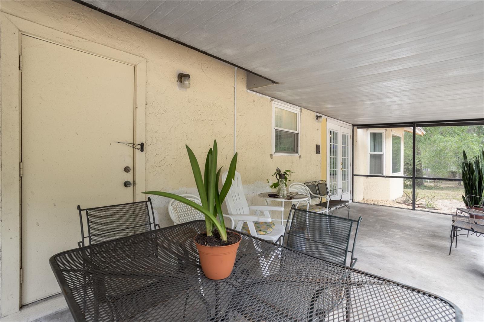 COLONY - Residential