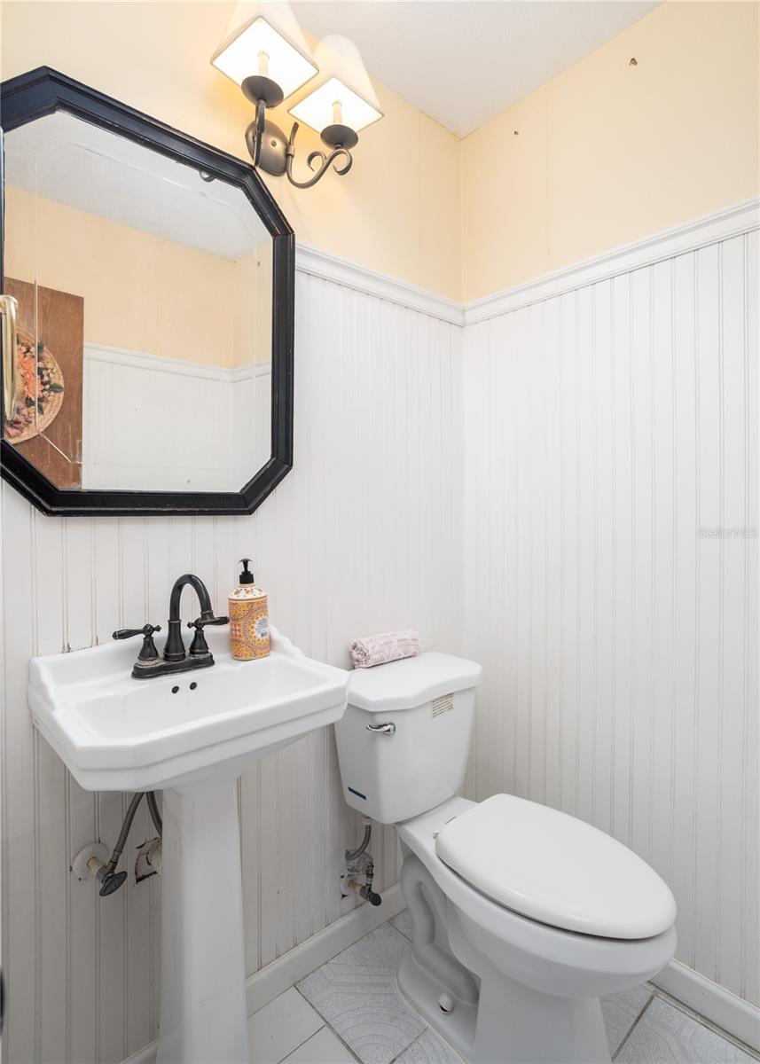 COLONY - Residential