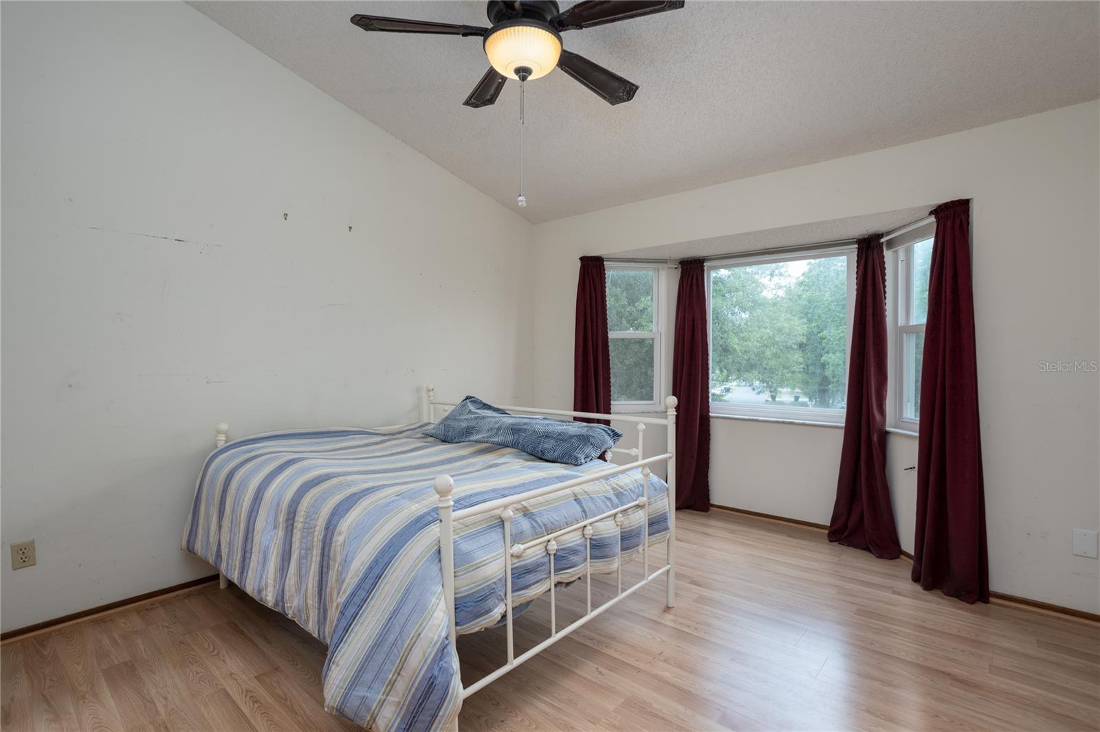 COLONY - Residential