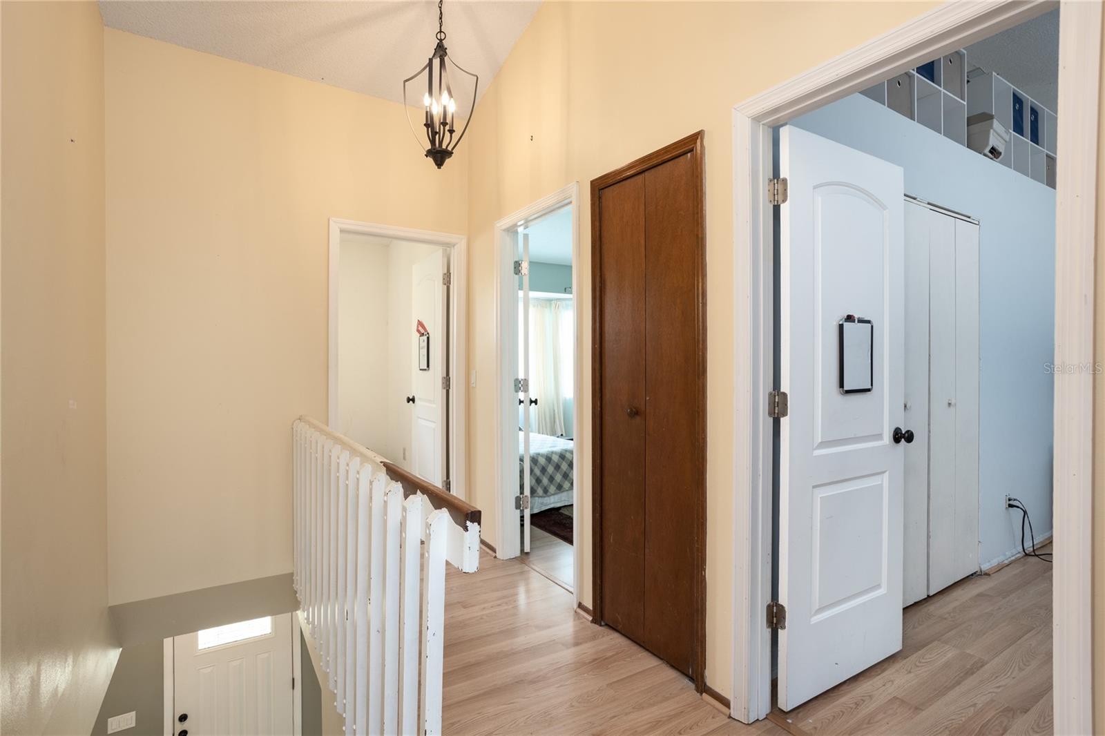 COLONY - Residential