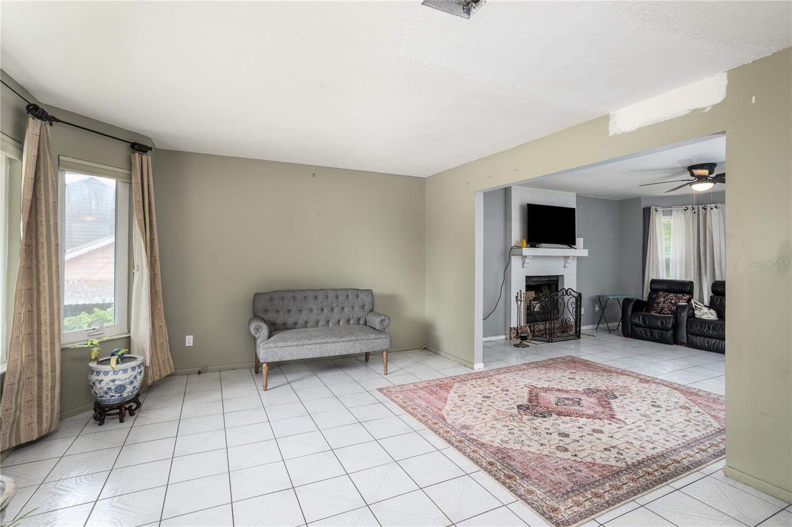 COLONY - Residential