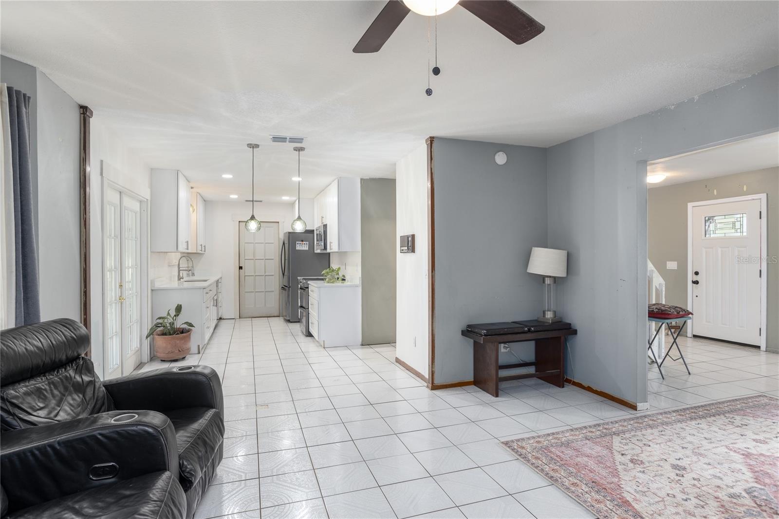 COLONY - Residential