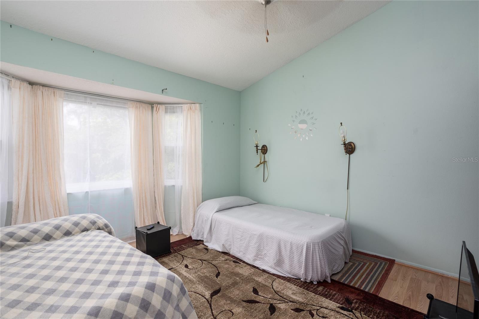 COLONY - Residential