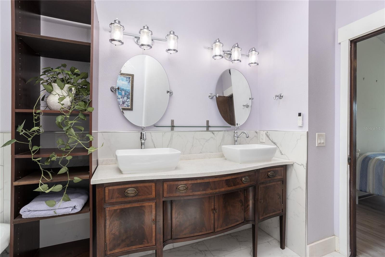 COLONY - Residential