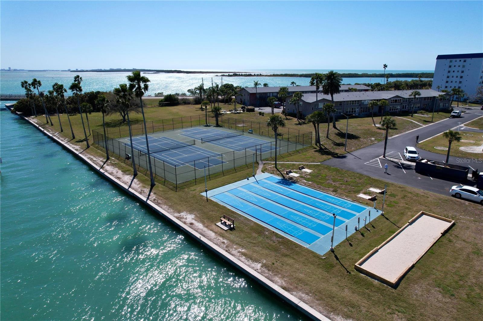 DOUGLAS ARMS CONDOMINIUM - Residential