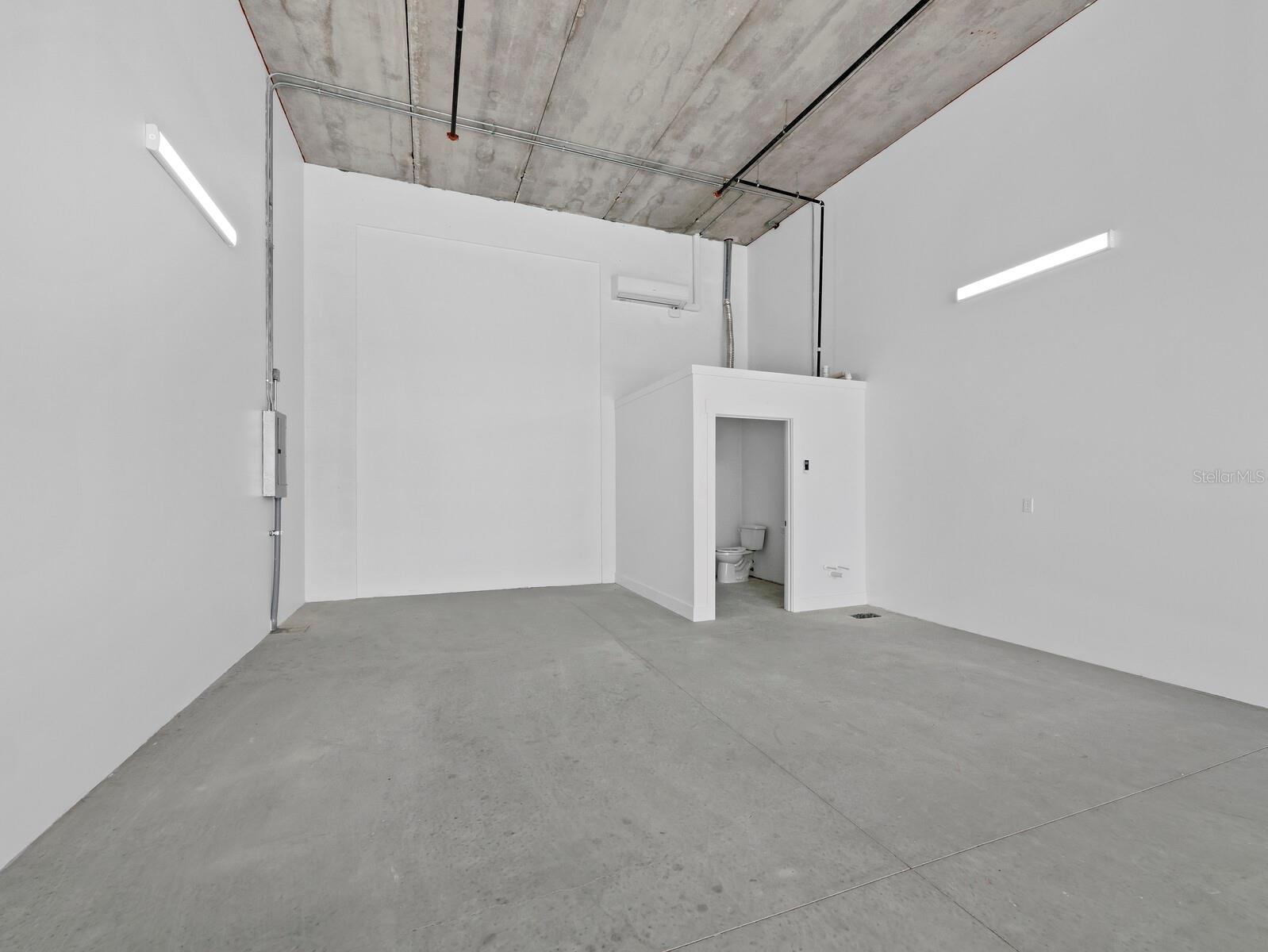 SR 64 EXECUTIVE STORAGE - Residential