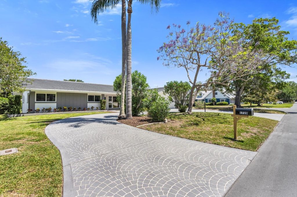 Photo of 1720 Brentwood Drive, Clearwater, FL 33756 (MLS # TB8500892)