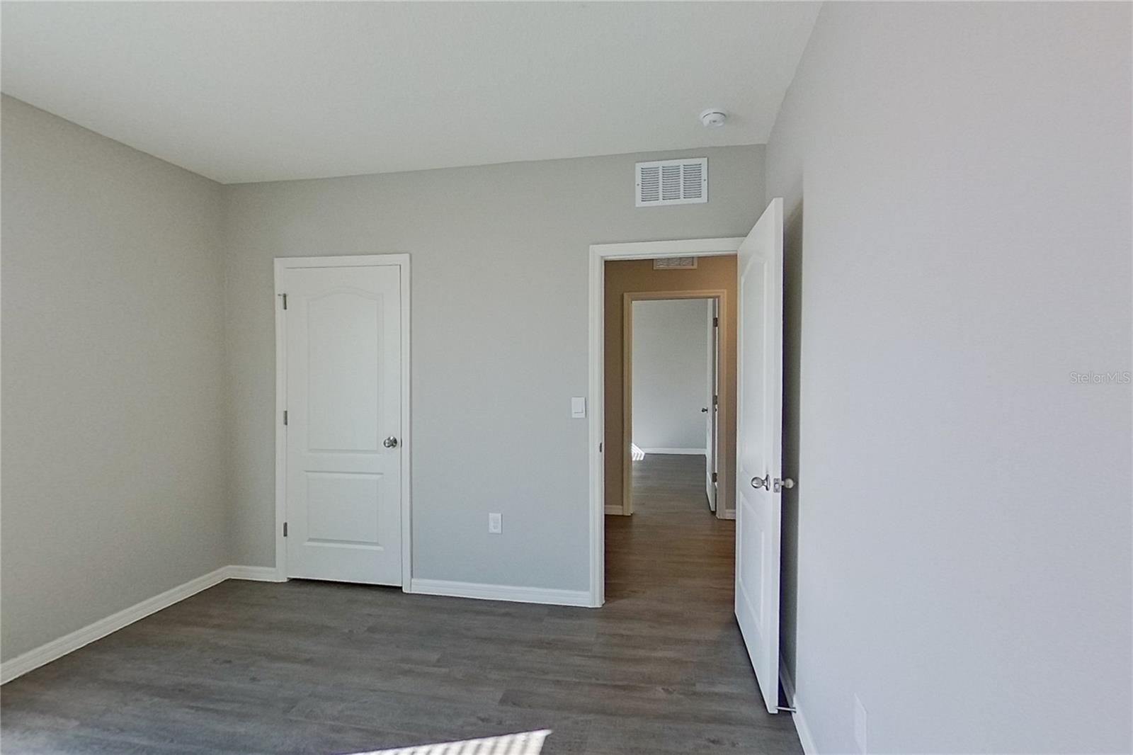 LAKE GRIFFIN RESERVE - Residential Lease