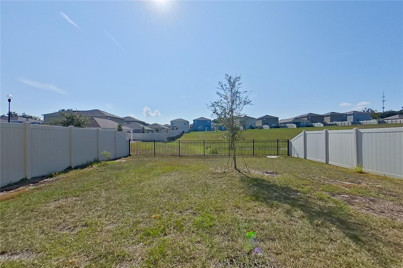 LAKE GRIFFIN RESERVE - Residential Lease