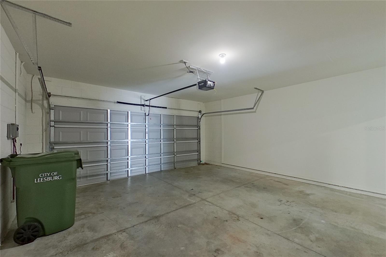 LAKE GRIFFIN RESERVE - Residential Lease