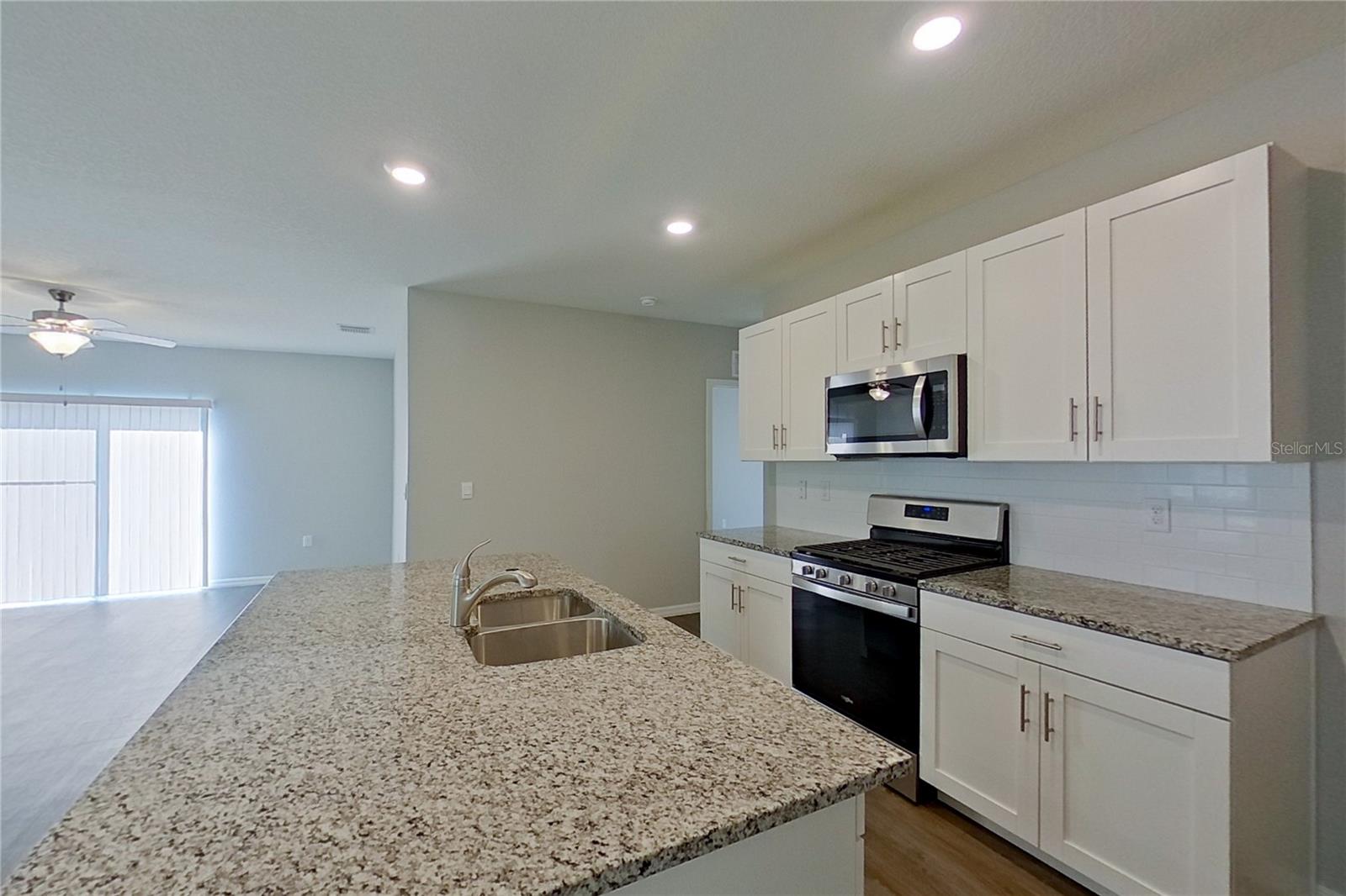 LAKE GRIFFIN RESERVE - Residential Lease