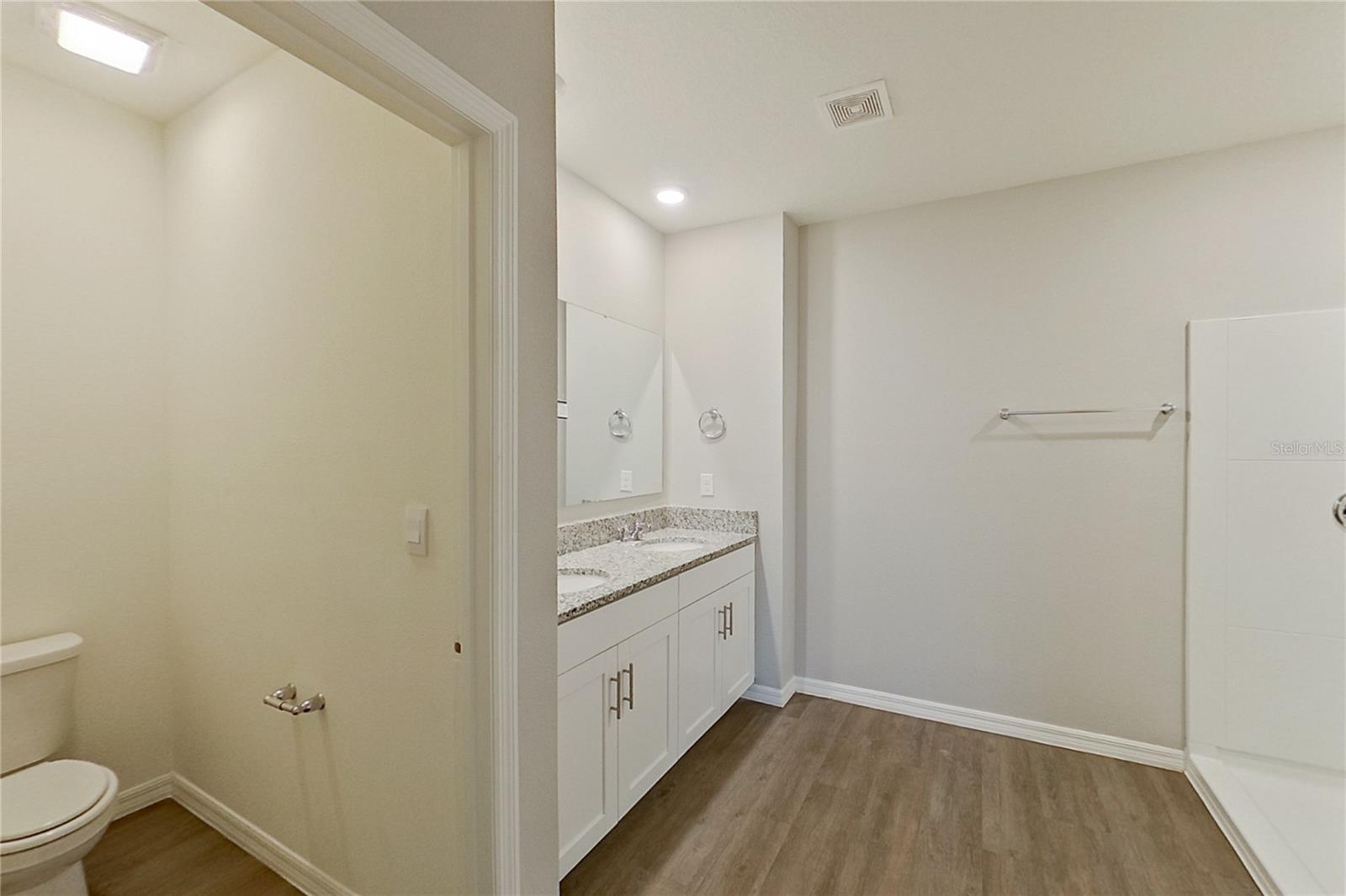 LAKE GRIFFIN RESERVE - Residential Lease