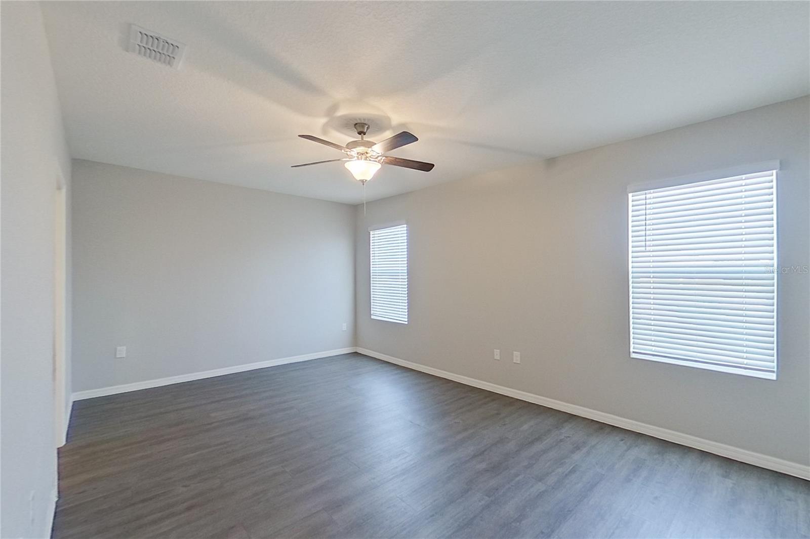 LAKE GRIFFIN RESERVE - Residential Lease