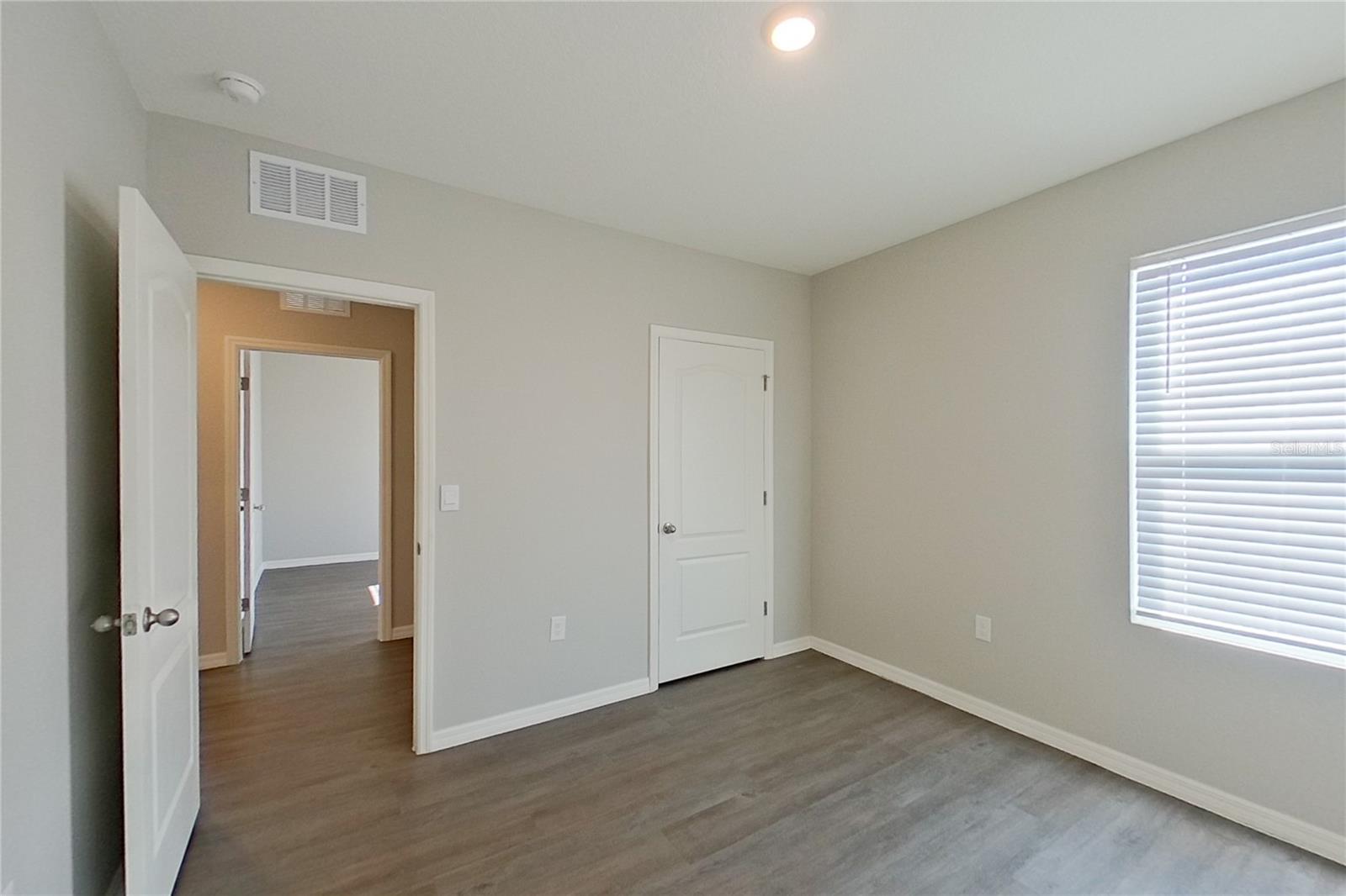 LAKE GRIFFIN RESERVE - Residential Lease