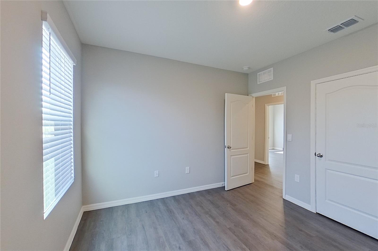 LAKE GRIFFIN RESERVE - Residential Lease