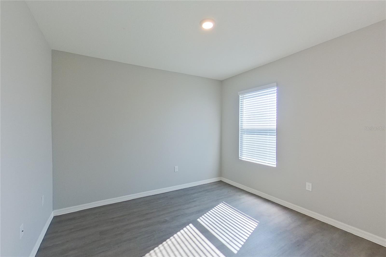 LAKE GRIFFIN RESERVE - Residential Lease