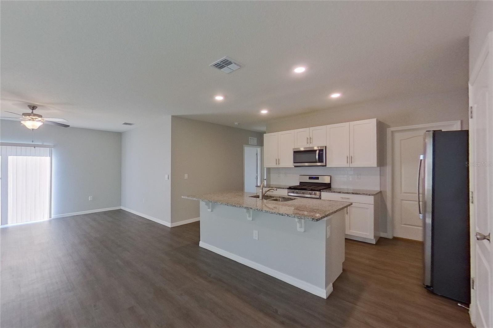 LAKE GRIFFIN RESERVE - Residential Lease