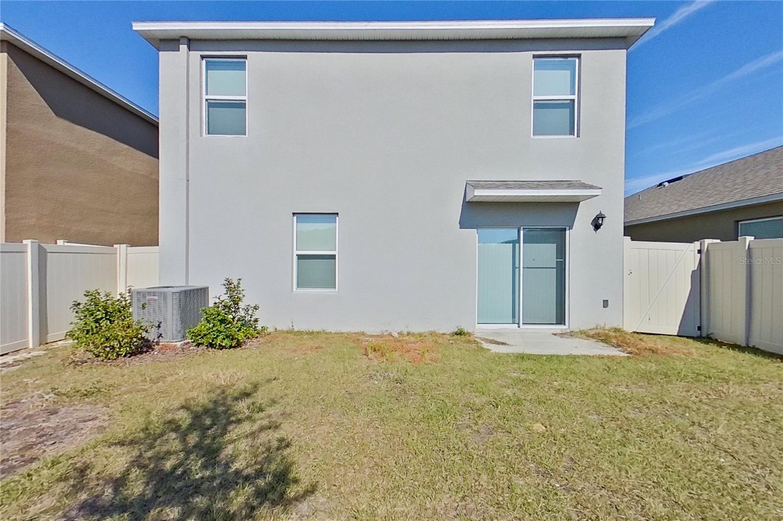 LAKE GRIFFIN RESERVE - Residential Lease