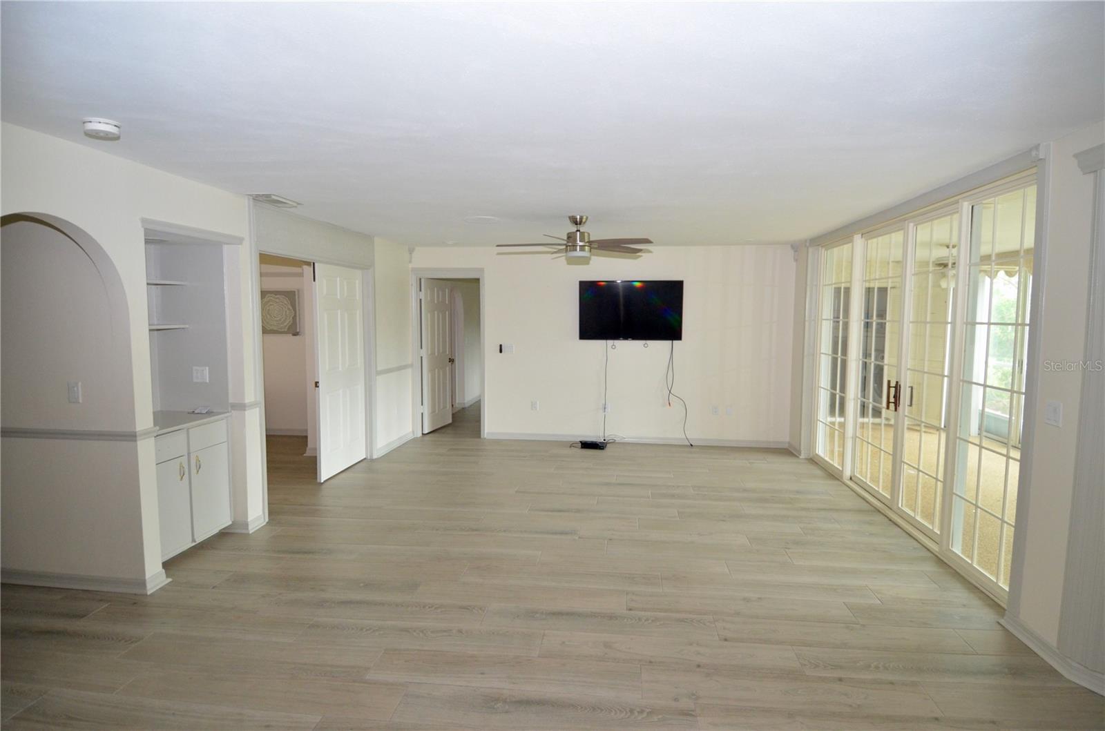 6101 34TH STREET W 1E