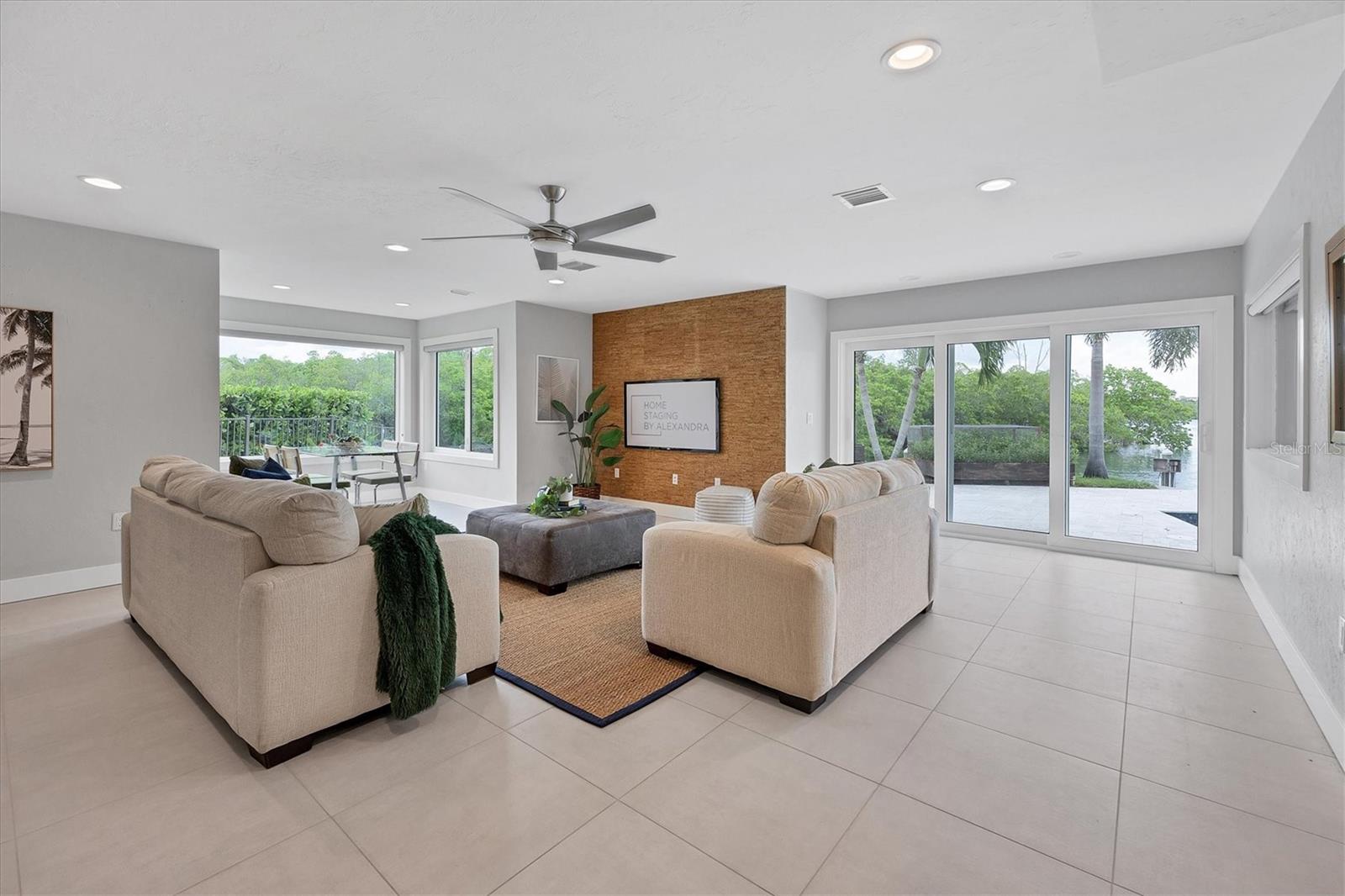 SIESTA COVE - Residential