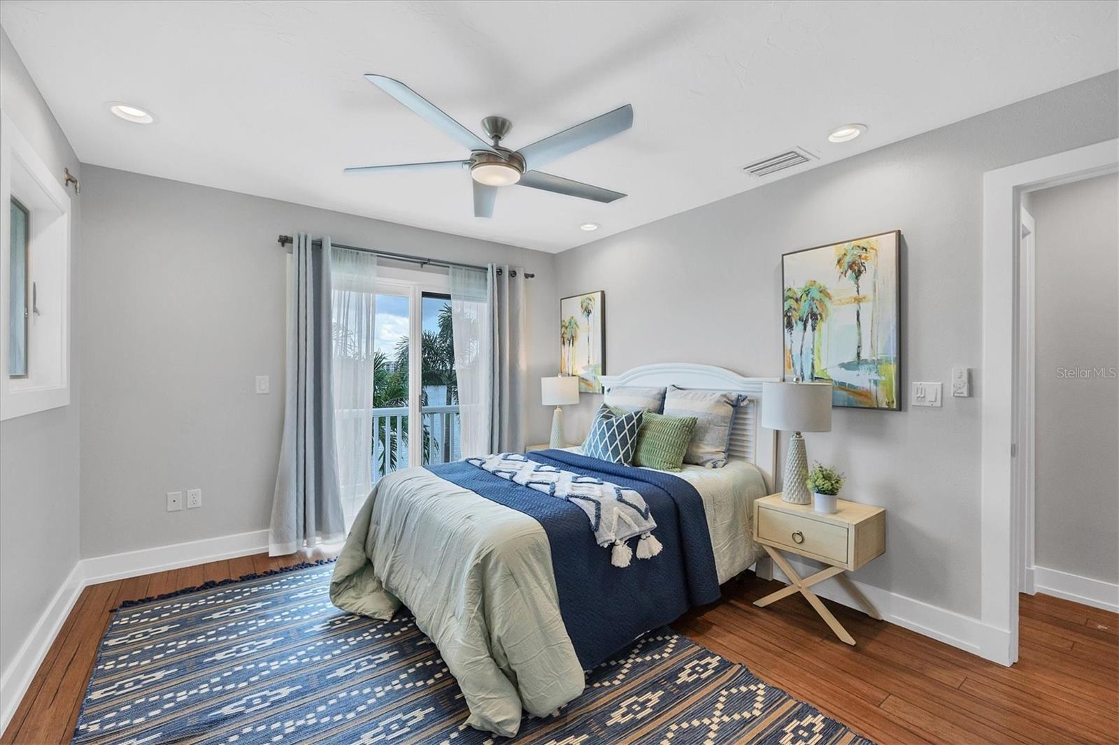 SIESTA COVE - Residential