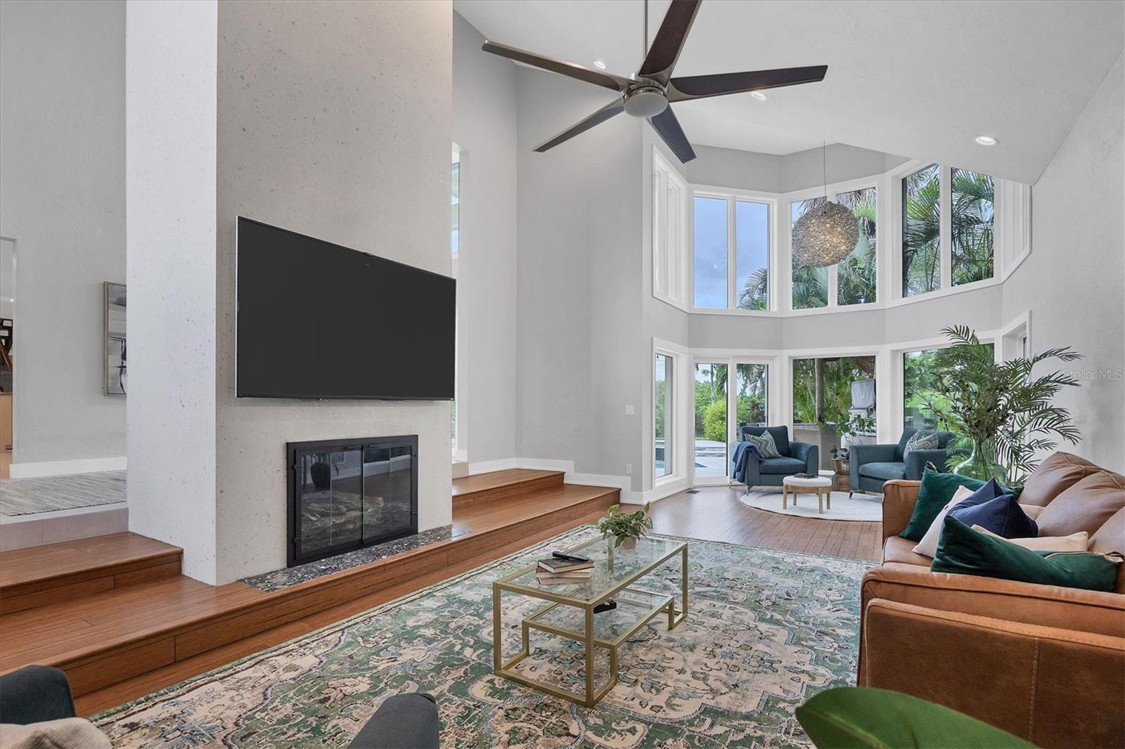 SIESTA COVE - Residential