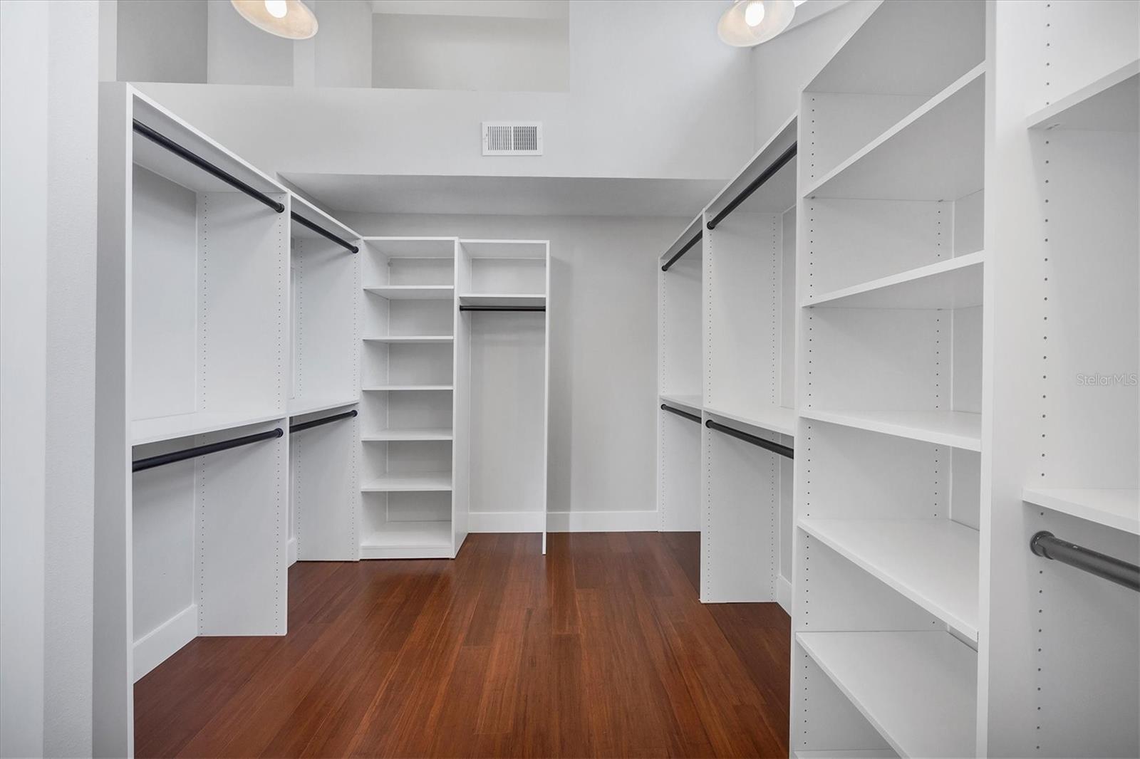 SIESTA COVE - Residential