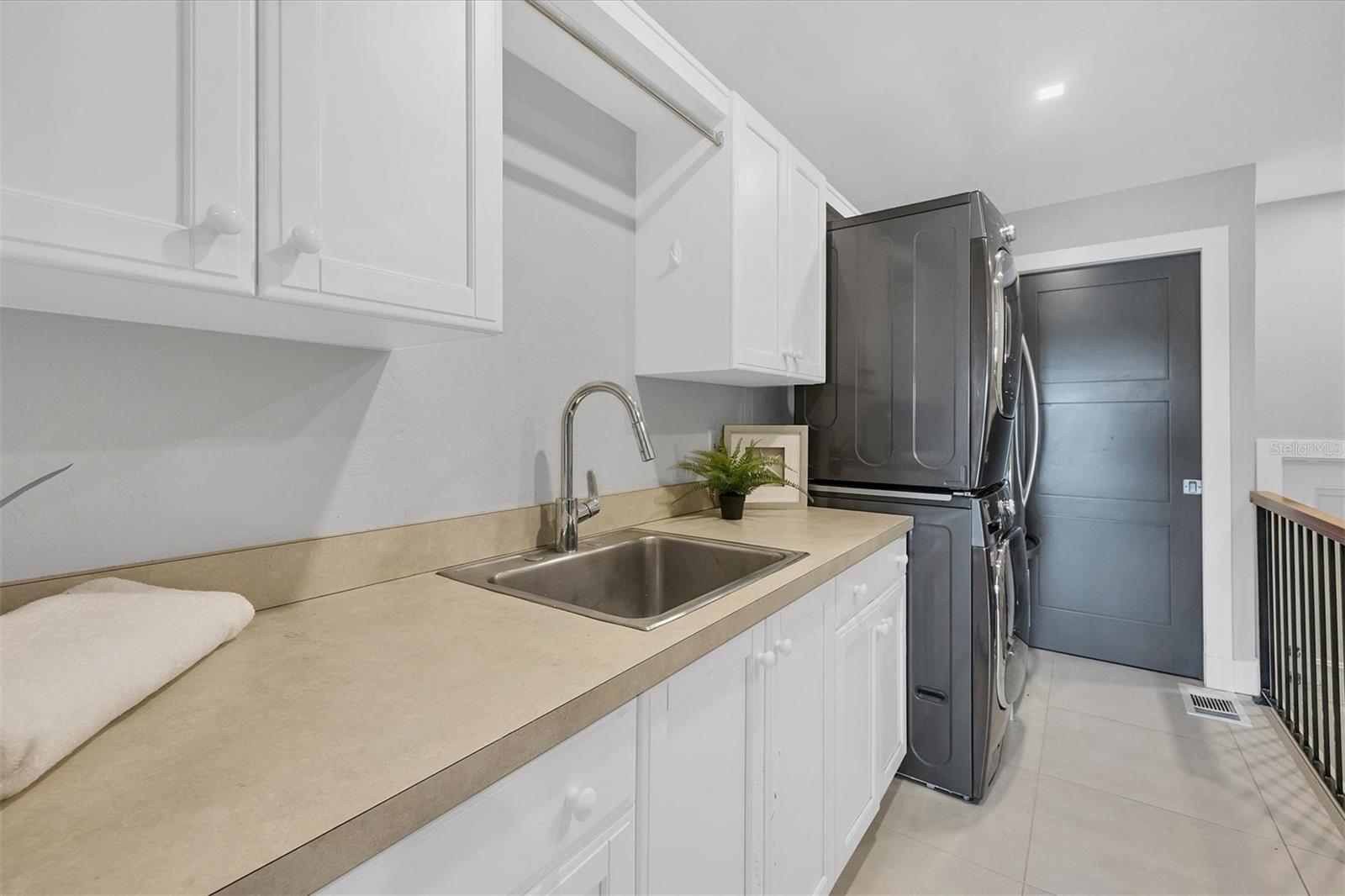 SIESTA COVE - Residential