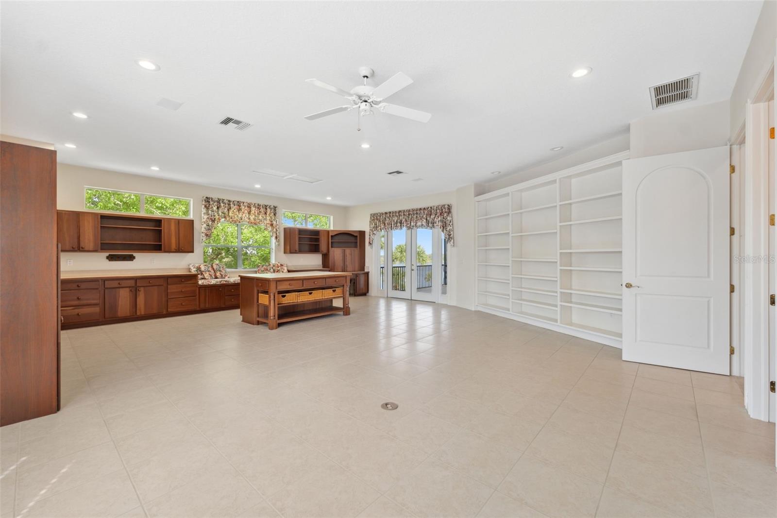 SAIL HARBOR - Residential