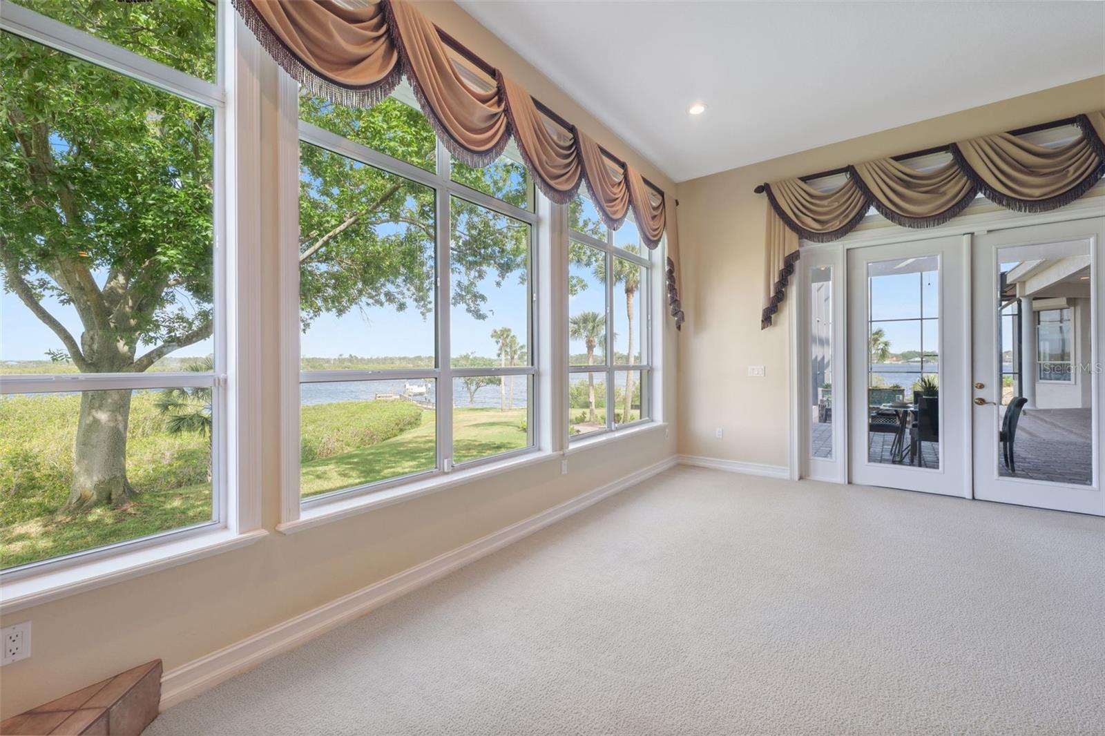 SAIL HARBOR - Residential