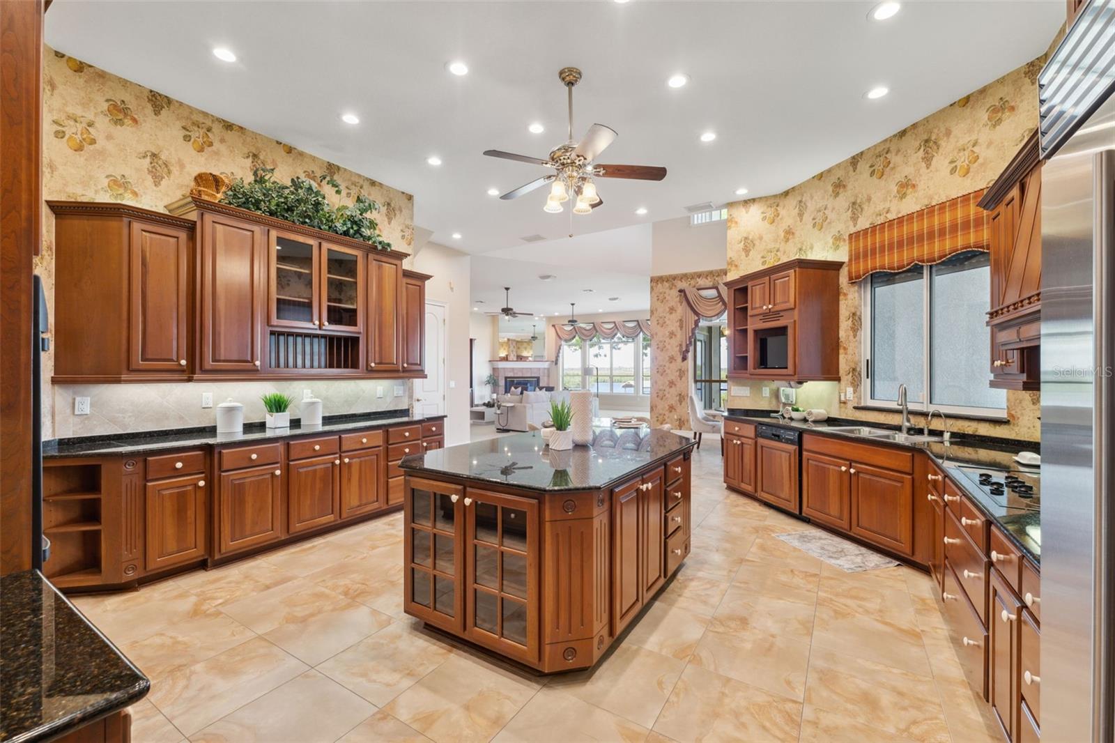 SAIL HARBOR - Residential