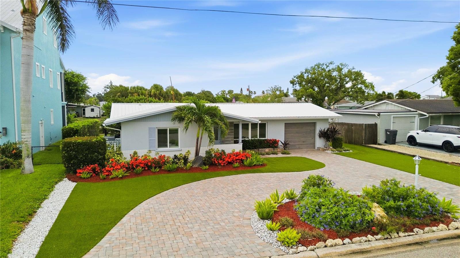 720 IXORA AVENUE