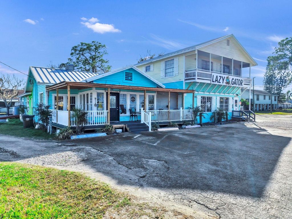 Photo of 102 W Shell Point Road, Ruskin, FL 33570 (MLS # TB8449064)