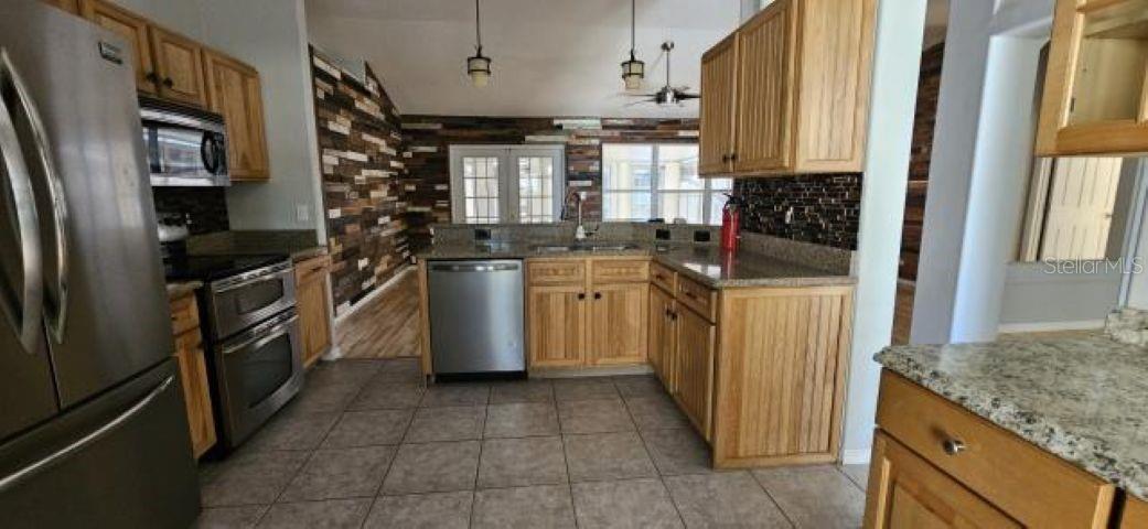 CANOE CREEK LAKES UNIT 1 - Residential