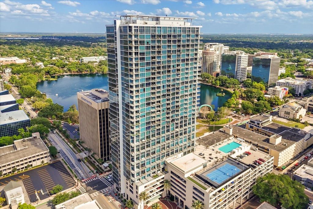Photo of 150 E Robinson Street #26B, Orlando, FL 32801 (MLS # O6383025)