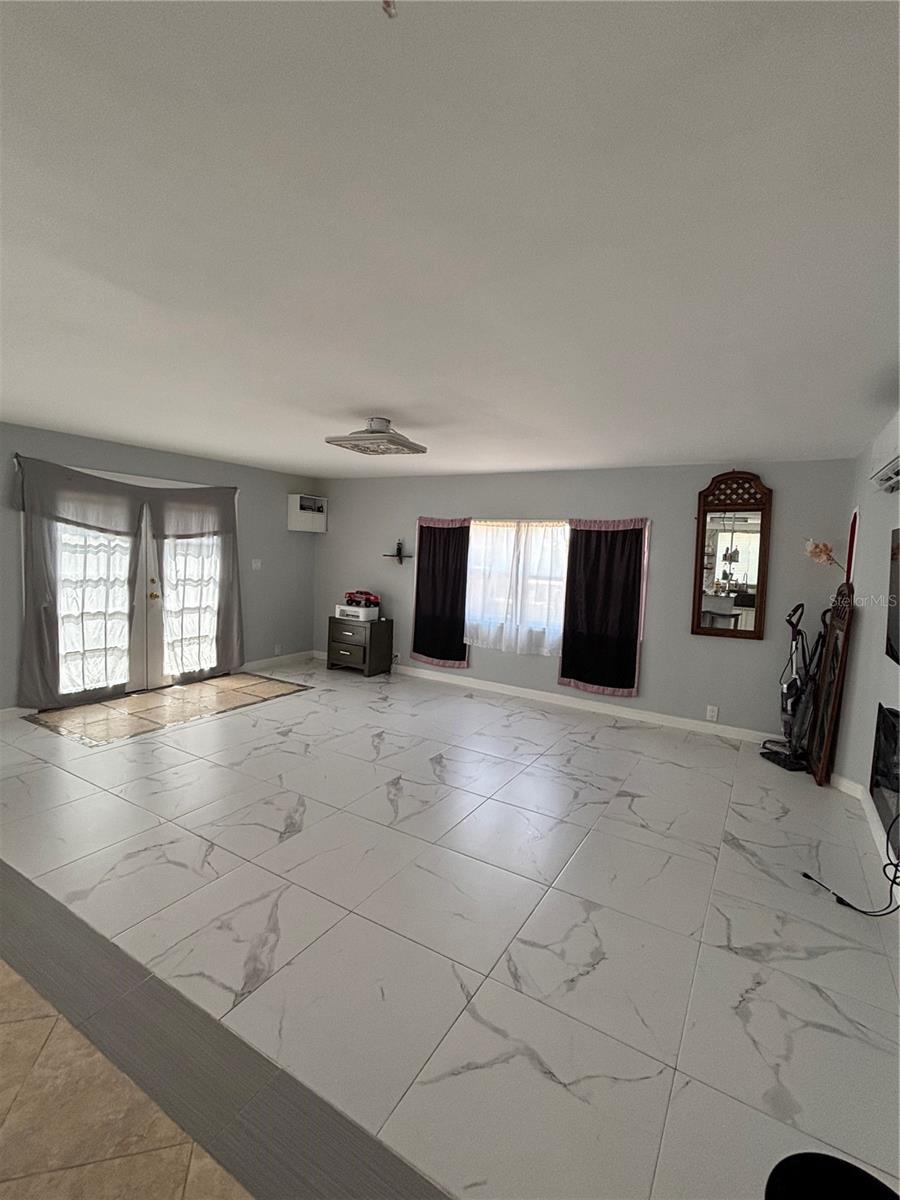 221 SKYLINE DRIVE