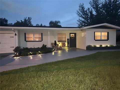 Photo of 1424 Sawyerwood Avenue, Orlando, FL 32809 (MLS # O6363636)
