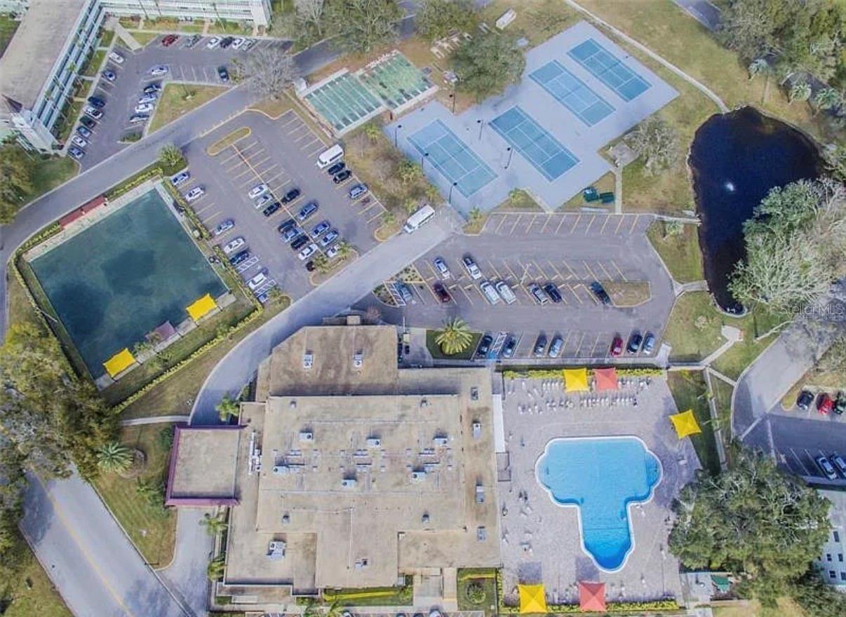 ON TOP OF THE WORLD - Residential Lease