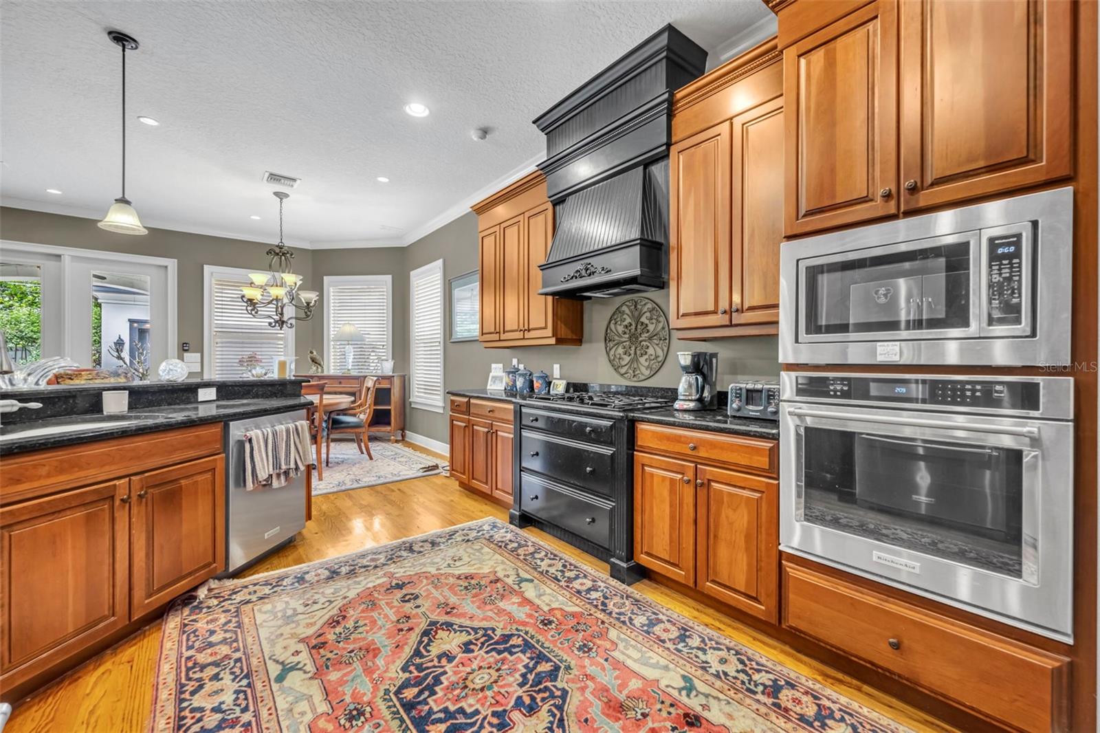 EDGEWATER MANOR - Residential