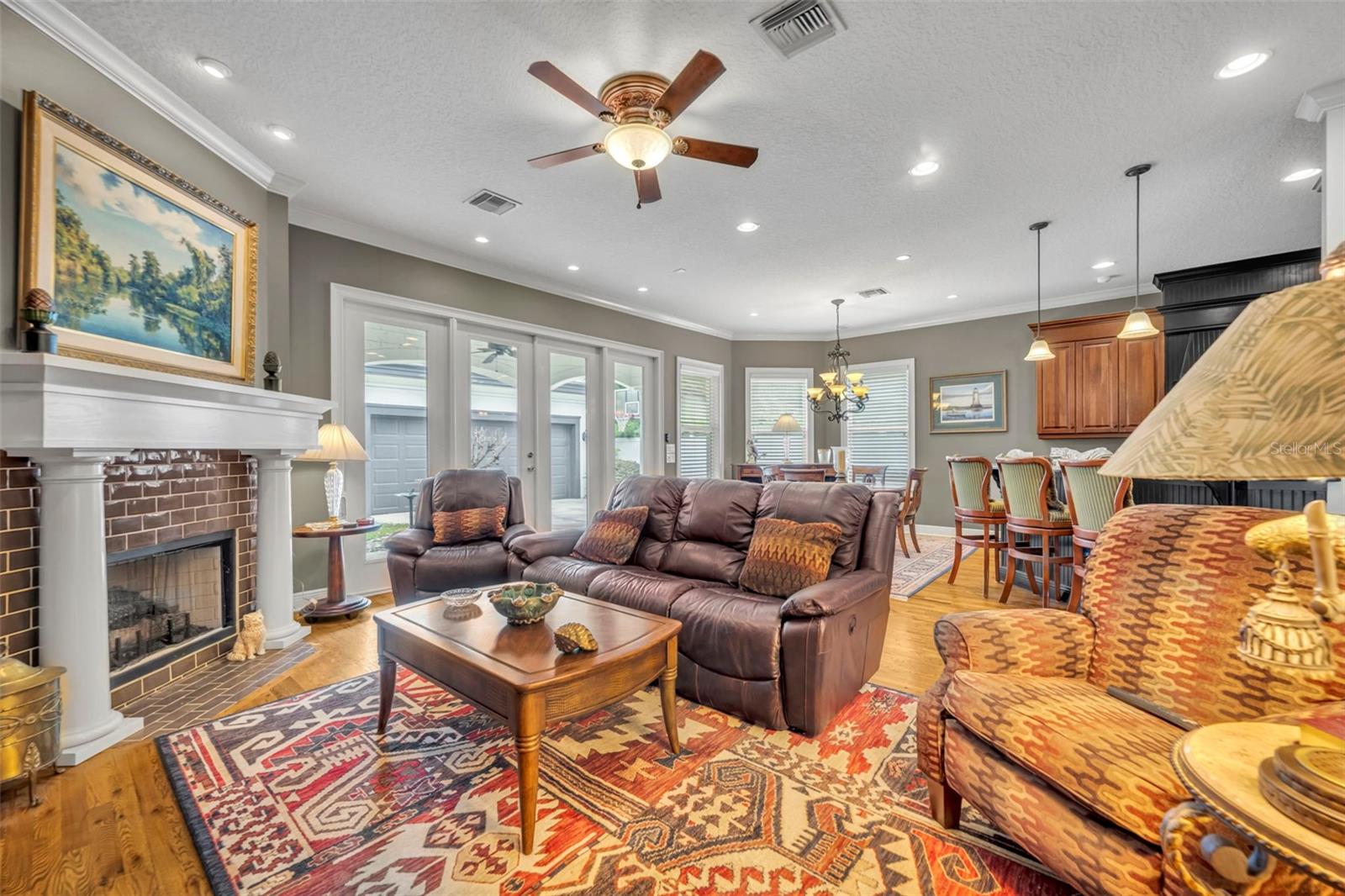 EDGEWATER MANOR - Residential