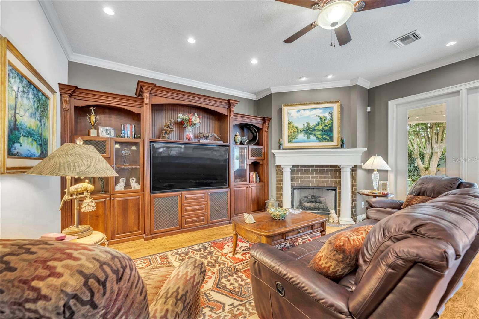 EDGEWATER MANOR - Residential