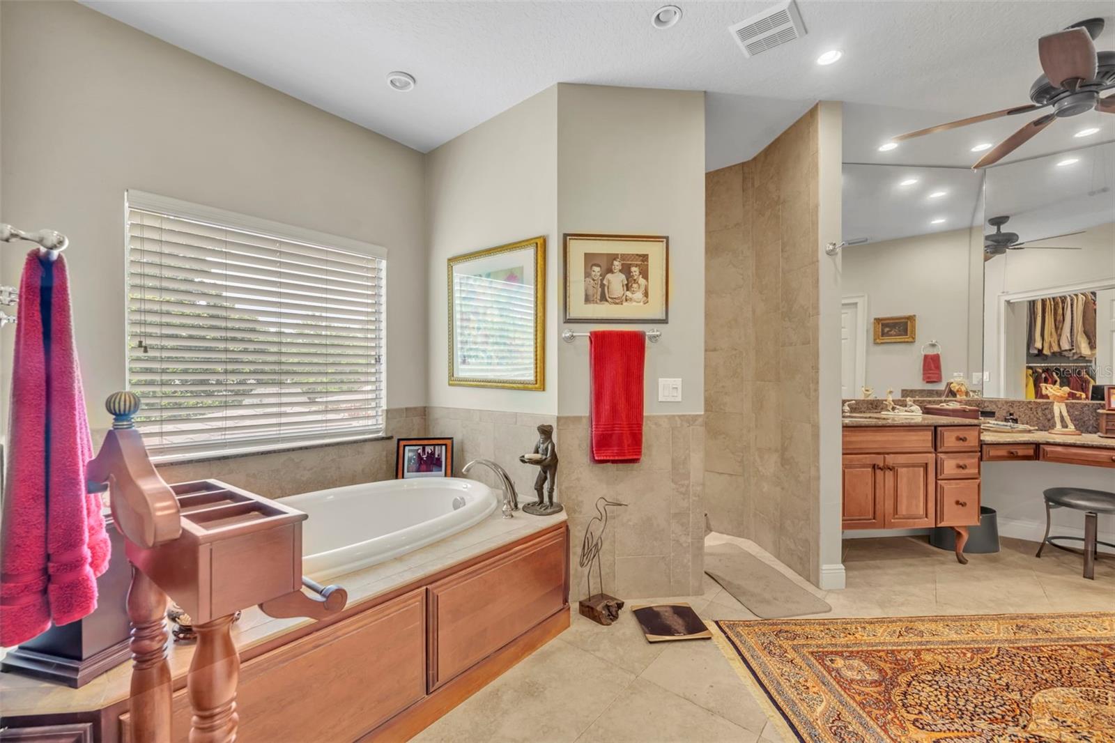 EDGEWATER MANOR - Residential